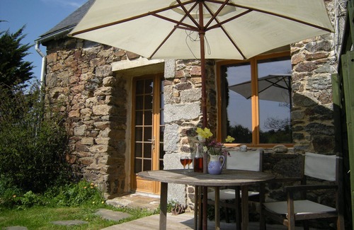 Pommerit-Jaudy Cottage | Beautiful holiday cottage close to the stunning Pink Granite Coast