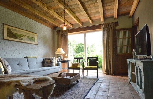Lage Mierde House | Beautiful Holiday Home In Lage Mierde near Forest