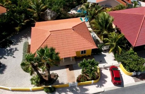 Fontein Villa | Beautiful holiday home suitable for 6 people with private swimming pool.
