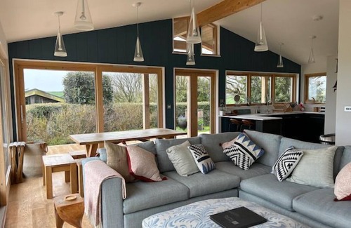 Talland House | Beautiful holiday home, just a walk away from Talland beach.