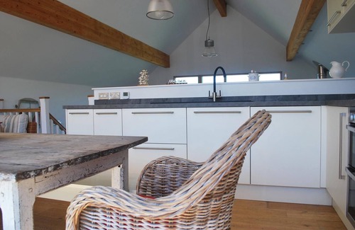 Talland House | Beautiful holiday home with hot tub, just a walk away from Talland beach.