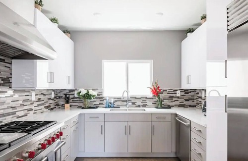 Hollywood Hills Villa | Beautiful Hollywood Hills Villa - Heated Pool, BBQ, Hollywood Sign Views