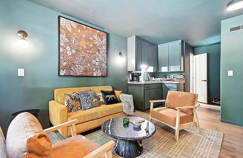 Glencoe House | Beautiful Home Close To Activities with WiFi.