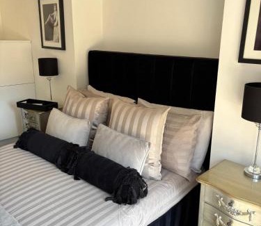 Uxbridge South Apartment | Beautiful Home