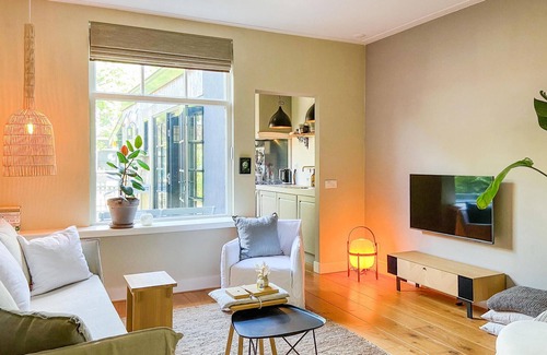 Alkmaar House | Beautiful home in Alkmaar with kitchen