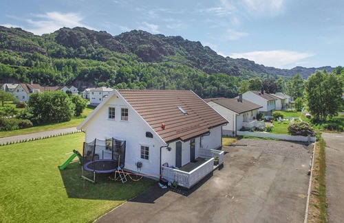Sokndal House | Beautiful home in åna-sira with WiFi