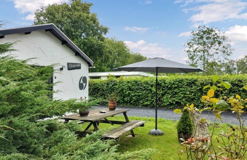 Baarland House | Beautiful home in Baarland with WiFi