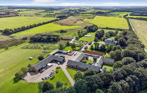 Brorup House | Beautiful Home In Brørup With Wifi