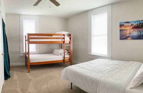 Franklin House | Beautiful Home in Downtown Franklin, Sleeps 6!