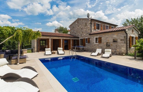 Sveti Bartol House | Beautiful home in Groznjan