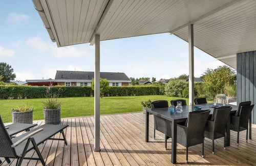 Hejsager Strand House | Beautiful home in Haderslev with WiFi