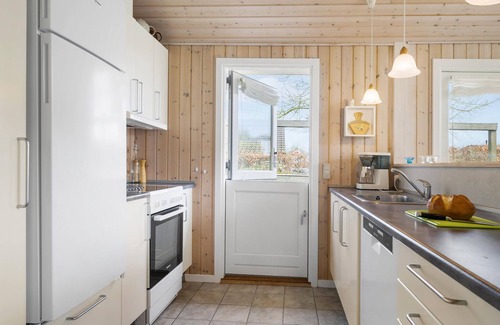 Hejsager Strand House | Beautiful home in Haderslev with WiFi