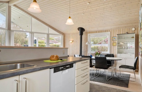 Hejsager Strand House | Beautiful home in Haderslev with WiFi
