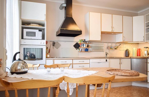 Ullensvang House | Beautiful home in Hovland with kitchen