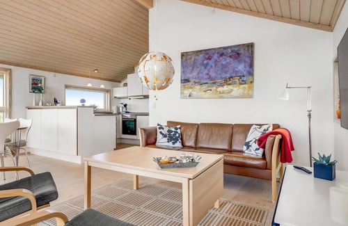Bratten Strand House | Beautiful home in Jerup with lake view