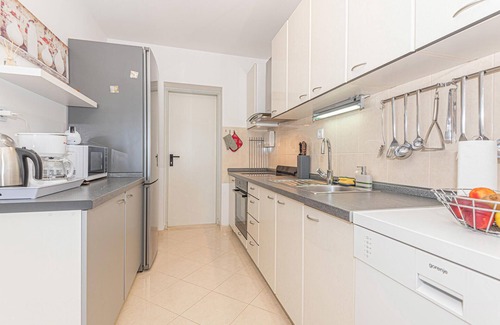 Drnis House | Beautiful home in Kaocine with kitchen