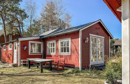 Loderup House | Beautiful home in Löderup with kitchen