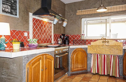 Roujan House | Beautiful home in ROUJAN with WiFi