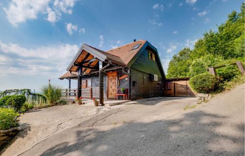 Samobor House | Beautiful Home In Samobor With Kitchen