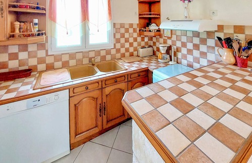 Bagnault House | Beautiful home in Souvigne with WiFi