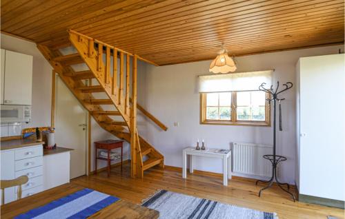 Nar House | Beautiful Home In Stånga With Kitchen