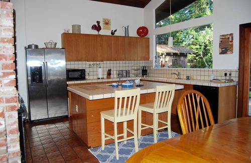 Cleone House | Beautiful Home in the Heart of the Majestic Redwoods. Secluded on 10 acres.