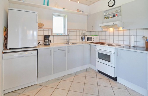 Vorupør House | Beautiful home in Thisted with kitchen