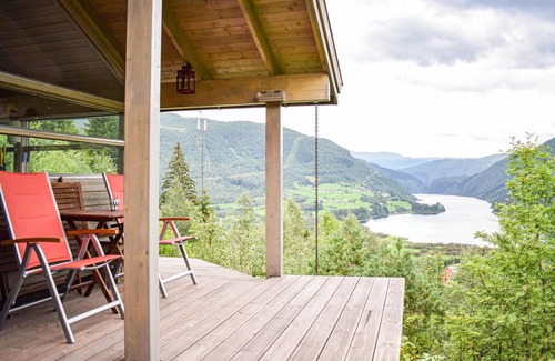 Myrkdalen House | Beautiful home in Vossestrand with WiFi
