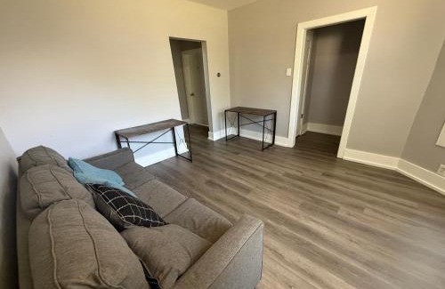 New City House | Beautiful Home Near Downtwon - Free Parking!