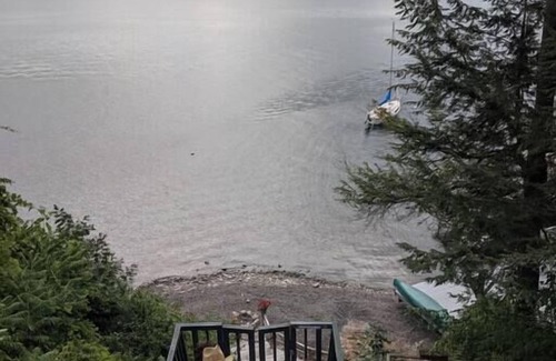 Skaneateles House | Beautiful Home on Skaneateles lake with gorgeous views and a private beach!