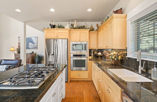RiverWild House | BEAUTIFUL HOME OVERLOOKING THE RIVER-MINUTES TO IT ALL