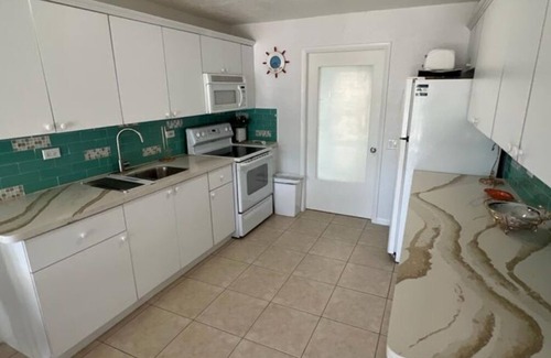 Largo Sound Village House | Beautiful House 2 X 1 Key Largo Ocean Size Amazing Neighborhood with Dock