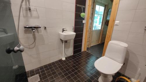 Pulsa Villa | Beautiful house and sauna on the lake, 175 m2