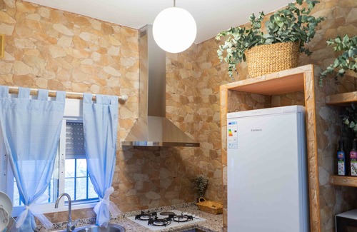 Almodovar del Rio Ski Chalet | Beautiful house with natural caves and salt water pool
