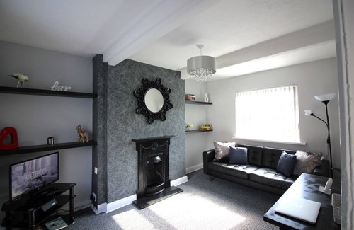 Belfast House | Beautiful House/Free parking 10min fromCity Centre.