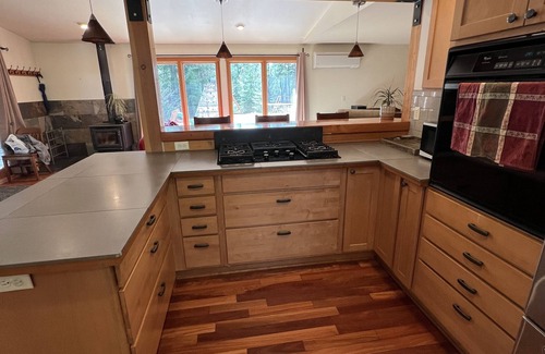 White Salmon House | Beautiful house in the country, close to town, with steam sauna and playground