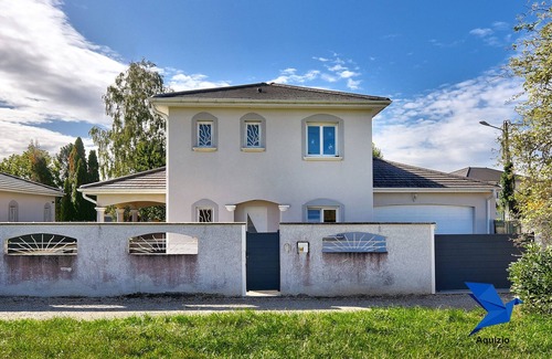 Jons House | Beautiful house-St Exupéry-Viarhona-T3- Pets allowed