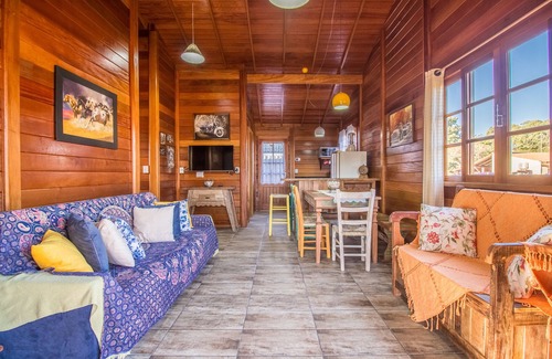 Praia do Rosa House | BEAUTIFUL HOUSE WITH GOOD TASTE, COMFORT AND SECURITY - up to 6 people