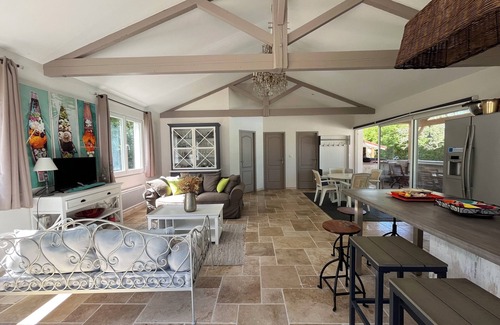 Brax House | Beautiful house with pool