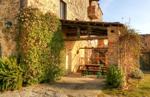 Barberino Val d'Elsa Apartment | Beautiful apartment in Chianti on organic farm with pool and 360° sunset views