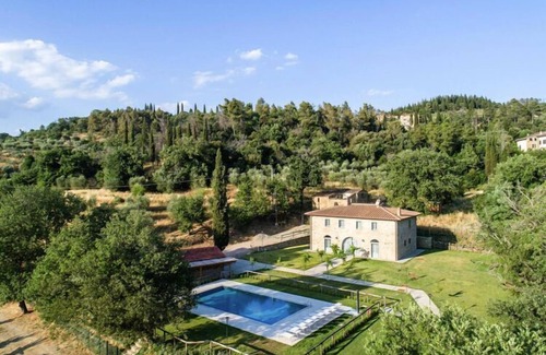 Montecchio Villa | Beautiful country house Villa Mezzavia with private pool in Costiglion Fiorentin