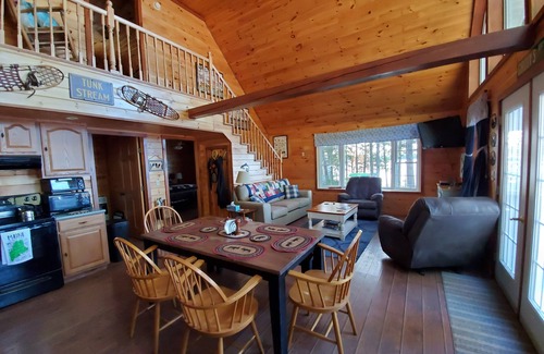 North Washington Ski Chalet | Beautiful Lakefront Home with Stunning Sunsets and Private Beach!