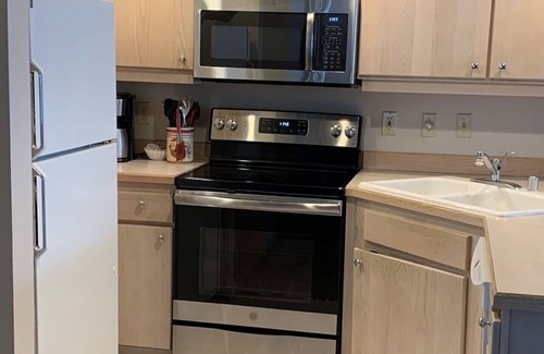 Chelan Condo | Beautiful Lake Chelan Condo, 2 Bedroom, 2 Bath, Sleeps 6.