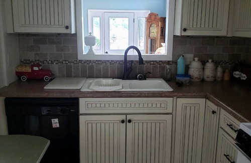 Battle Creek House | Beautiful Lake Front property on Fine Lake. Summer/Winter enjoyment