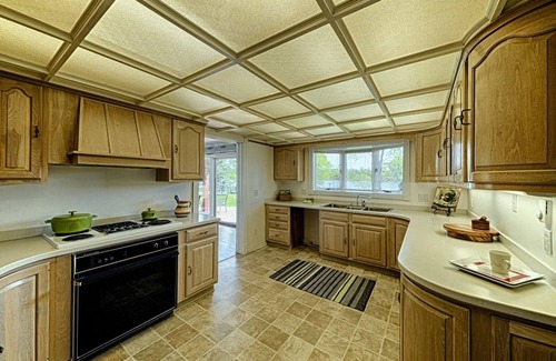 Mecosta Cottage | Beautiful Lake House On Large Private Peninsula