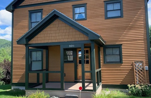 Wells House | Beautiful Lake-side home in Wells, VT
