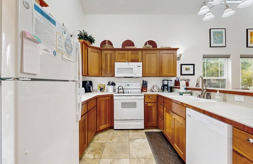 Rockaway Beach House | Beautiful lake-view home with hot tub, kayaks, & bike- two blocks to beach
