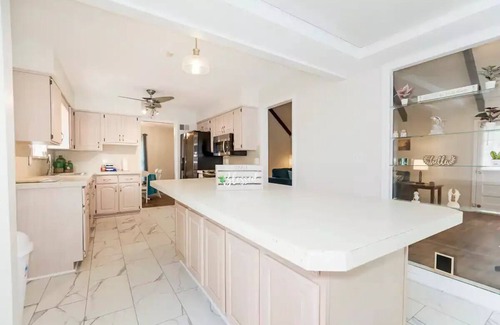 Lee's Summit House | Beautiful Lake View! Spacious3/2 Monthly Special!