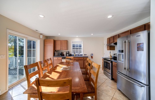 Holmes House | Beautiful Lake View House Overlooking Peaceful Whaley Lake