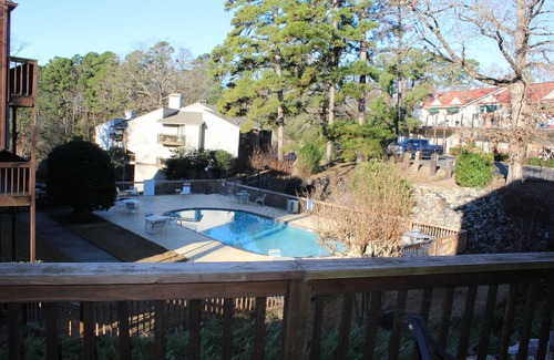 Mid America Condo | Beautiful Lake View Condo. Minutes to Racetrack